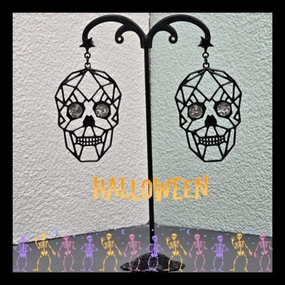 ๐ Black Skull Earrings with Rhinestone Eyes (NWOT) - Picture 1 of 6
